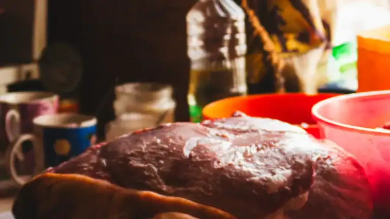 Carnivore Diet vs Keto: Key Differences, Similarities, and Which One Works Better