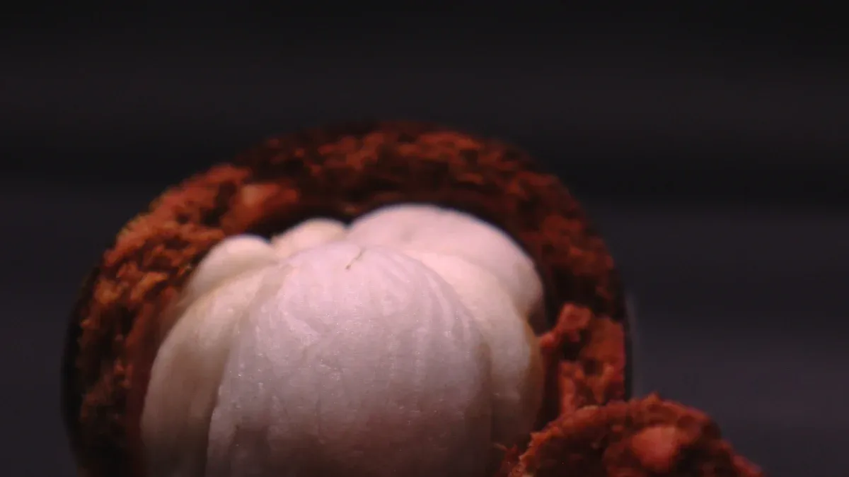 How to Eat Mangosteen