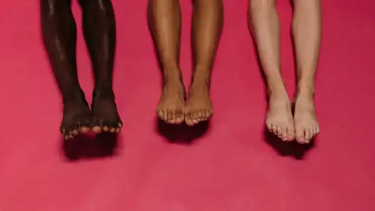 Red Feet Causes: 6 Urgent Reasons Why Your Feet Are Red