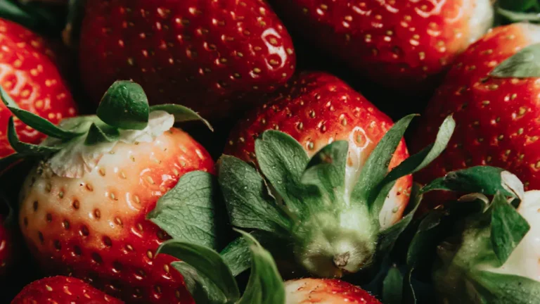 Allergic Reaction To Strawberries: Urgent Symptoms & Fix
