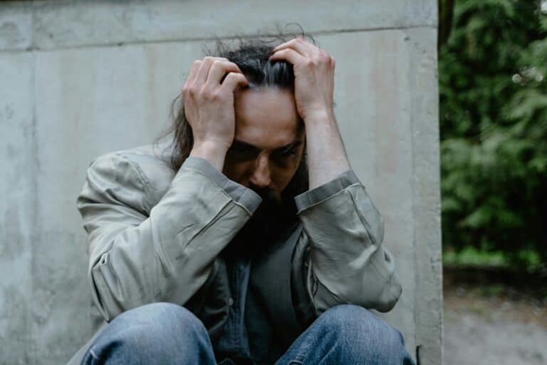 kidney stones cause pain